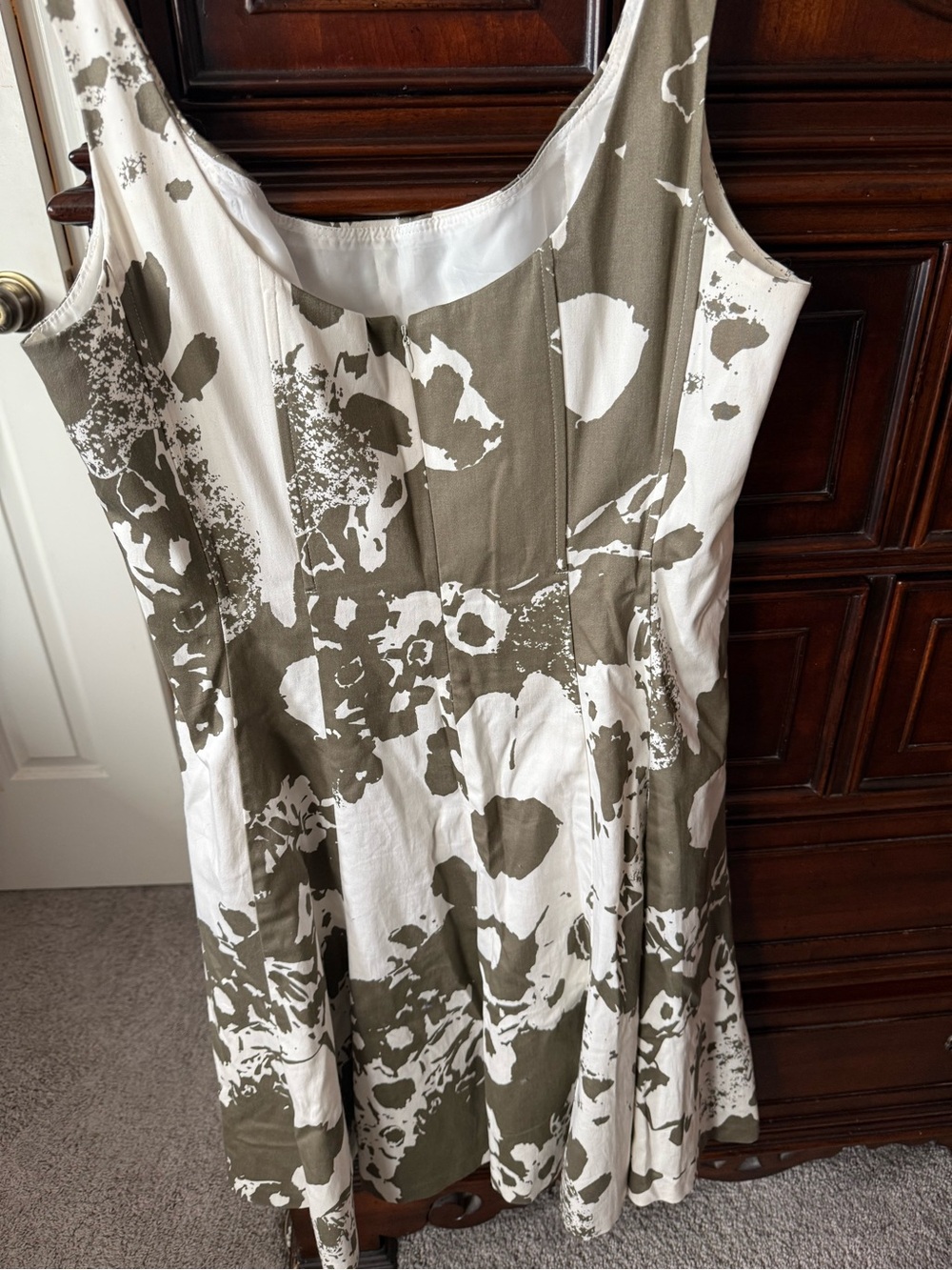 Jones New York Olive and White Sleeveless Floral Fit-and-Flare Dress size 12
